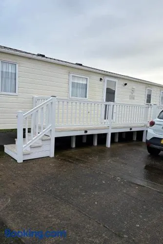 Sleeps 8 guests lovely 3 Bedroom Golden Gate Towyn - Image 1