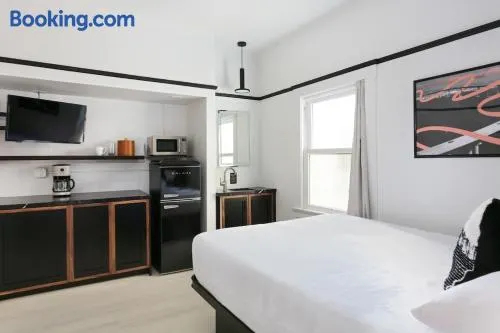 Gaslamp Quarter Gem Historic Hotel Room - Image 1