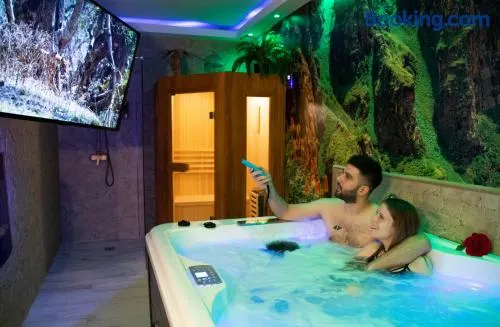 APARTAMENTO ESTRELLA SAUNA SPa JACUZZI - Image 1