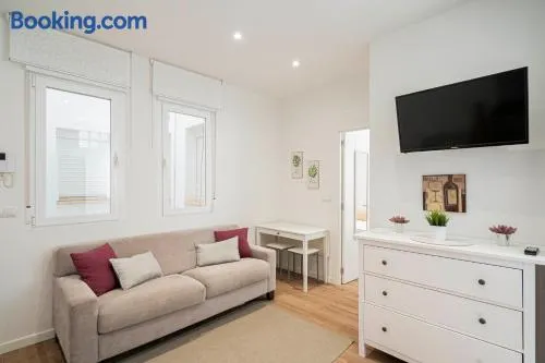 Quiet and cosy flat in N. Salamanca - Image 1