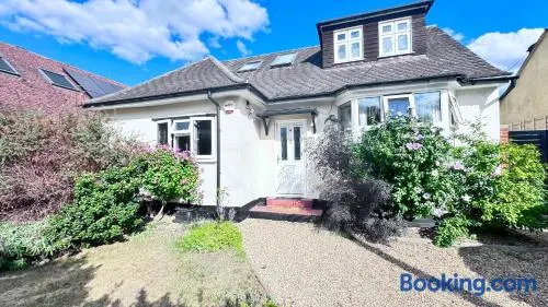 The Bush Residence, Shepperton - Two Ground Floor Guest Bedrooms - Image 1