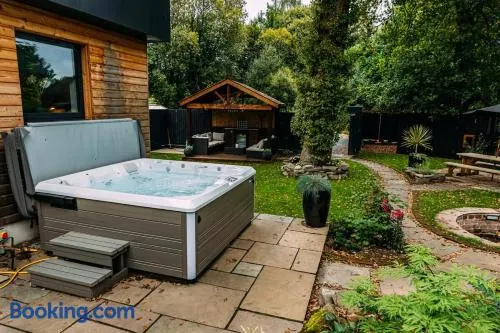 Stylish Loch Lomond lodge in stunning surroundings - Image 1