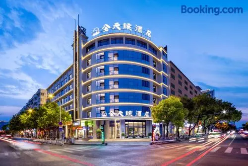 All-weather Hotel Wutian Old Street Branch - Image 1