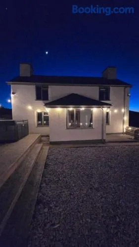 Cwm Uchaf Holiday Home, hot tub and horse view! - Image 1