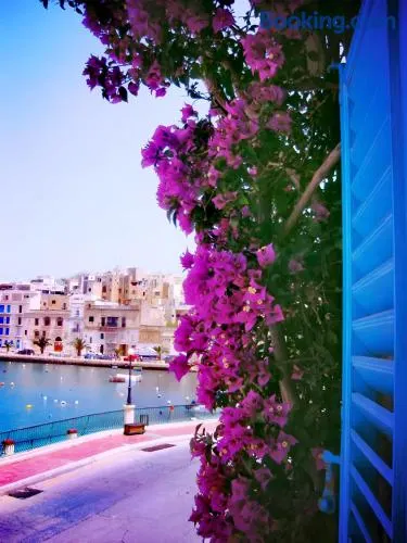 1500 Little Pink House in Kalkara Creek - Image 1
