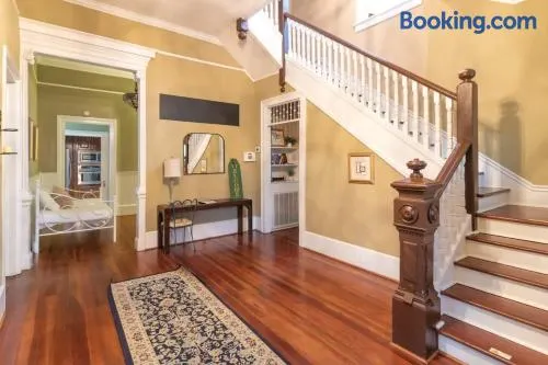 Columbus's Luxurious Mansion Stay at Goldfinch - Image 1