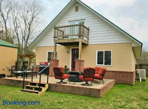 Beaver Lake Hideaway - Image 1