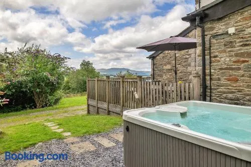 Finest Retreats - Hilltop Haven - Image 1