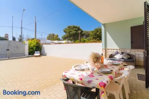 Intera Casa Ad Uso Esclusivo Con 3 Camere 2 Bagni Giardino Wifi Parcheggio Lavatrice Microonde Barbecue Macchina Caffe - Image 1