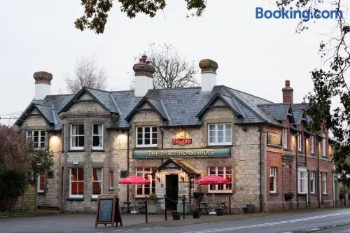 The Three Horseshoes East Worldham - Image 1