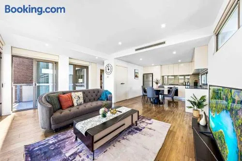 Centre of Newtown 1 BED APT - Image 1