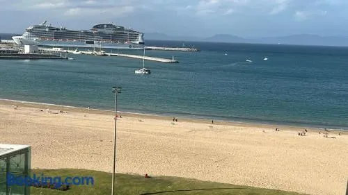 Bel appart sur la corniche, piscine, vue partielle sur la mer - Image 1