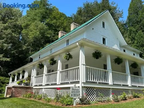 Lovill House Inn - Image 1