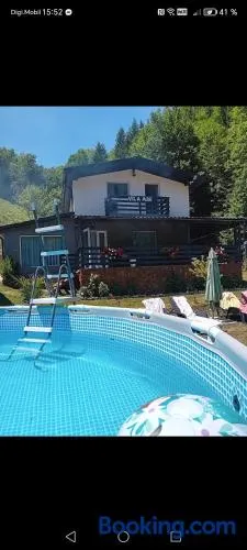 VILA Ade - Image 1
