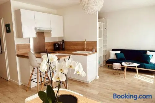 Studio moderne avec parking - Quartier Montchat - Image 1