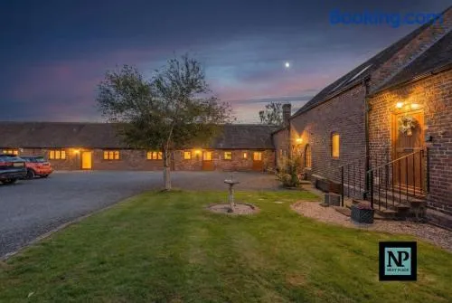 Holmleigh Annexe - Image 1