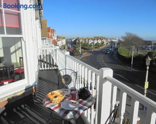 Seabreeze Apartment - Image 1