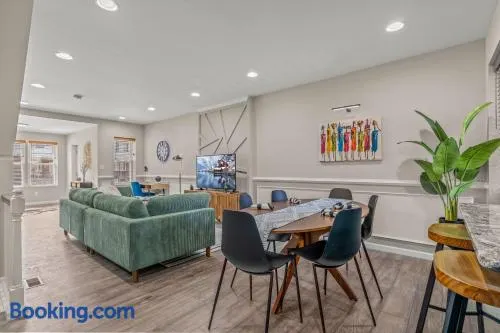 Uptown Gem! Immaculate-Comfort-Character! - Image 1