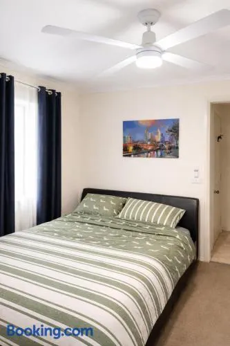 Private master bedroom with bathroom near town - Image 1