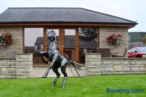 Prancing Horse Cottage - Image 1