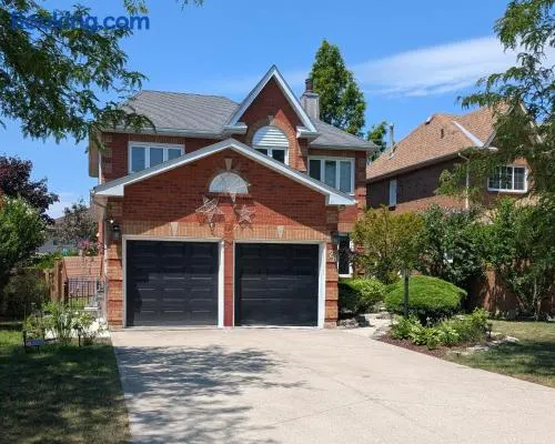 Lake-Walk House - Image 1