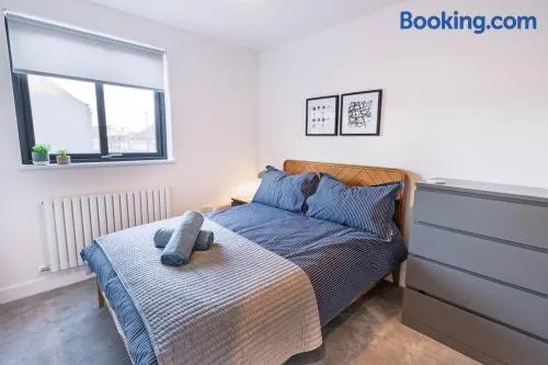 Modern Central Apartment Huntly - Image 1