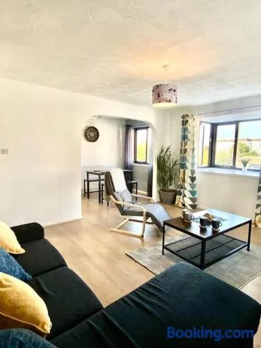 2 bedroom house in Rhos-on-sea - Image 1