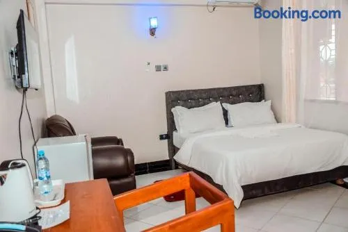 New Victoria Prince Hotel - Image 1