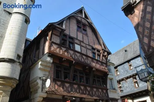 La Maison Rouge - Image 1