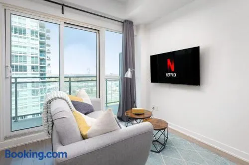 Trendy 1BR Condo Steps to Toronto Waterfront - Image 1