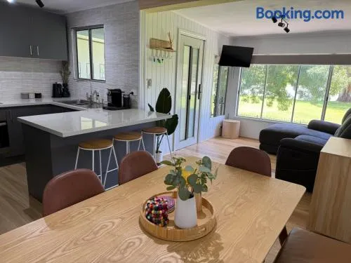 'Antley House' - Holiday home on the River Murray in Bowhill - Image 1