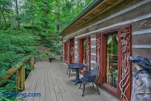 A Mammoth Cave Getaway - Image 1