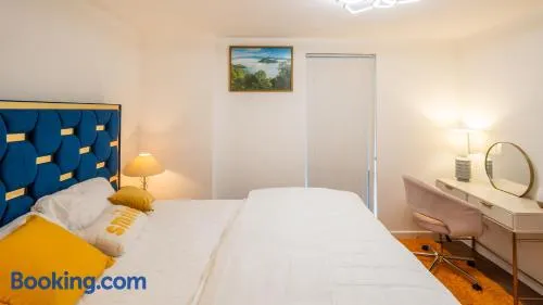 Mega1 Luxury Spacious 1Bedroom Apartment, Manchester - Image 1