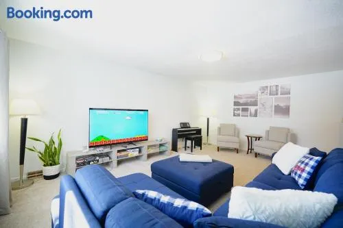 Blue House Cozy Getaway - Image 1