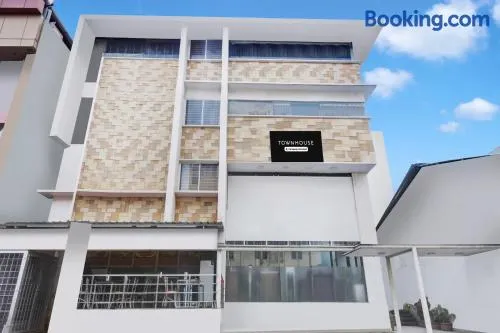 Super Townhouse City Center Near Mysore Palace Formerly Aavass Inn - Image 1