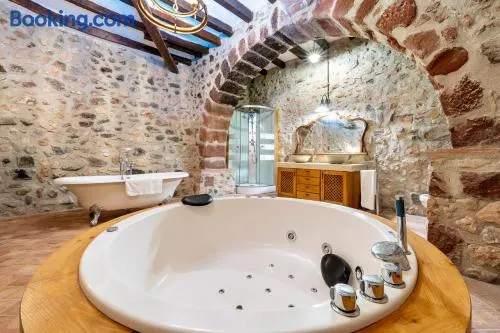 Casa Encanto con Jacuzzi - Image 1