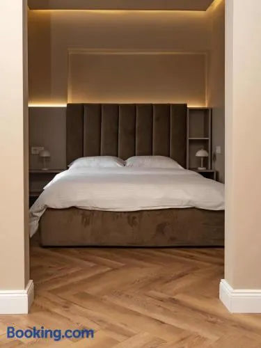 Distinct Ultracentral Apartment - Image 1