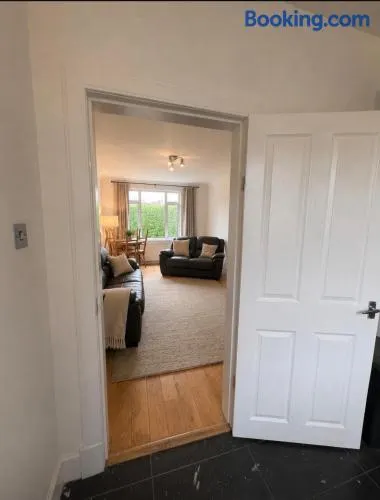 2 bedroom zoo corstorphine - Image 1