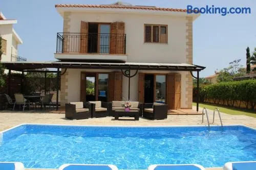Palm Villa 3 bedrooms - Sleeps 6 - Image 1