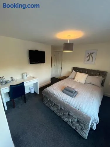 Half Moon Inn - Image 1