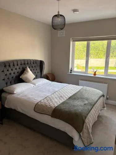 Cosy & Comfortable Room - Image 1