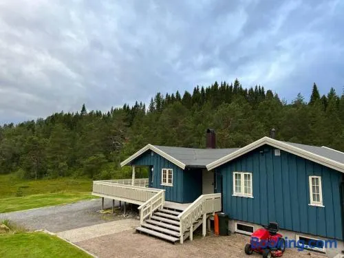 Frittliggende hytte i flott turterreng - Image 1