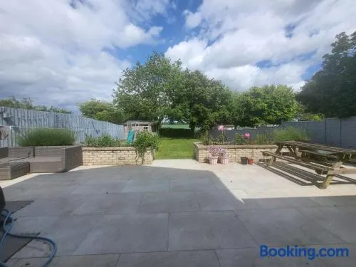 Silverstone - 5 Bed - Sleeps 10 - Image 1