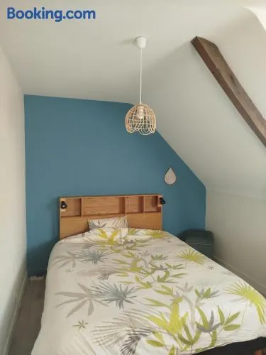 Chambre bleue tout confort - Image 1