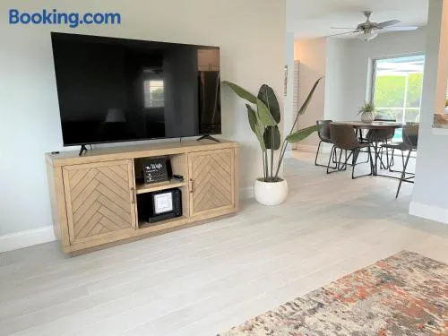 Beautiful Modern Home in Jensen Beach with Heated Pool Near Downtown and Beaches - Image 1