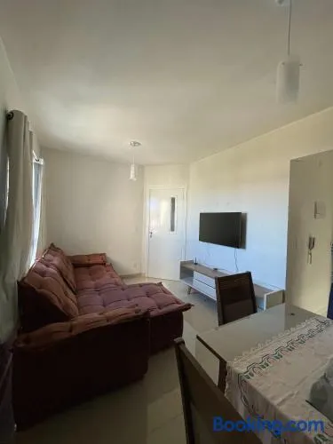 Apartamento de 2 quartos em condomínio com portaria 24h e localização excelente - Image 1