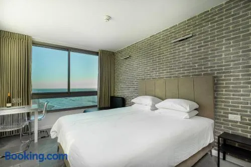 Netanya SeaView ApartHotel - Image 1