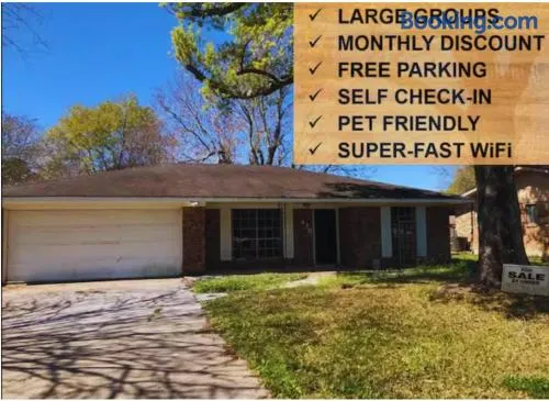 Nice House in Nice Neighborhood, in Bridge City - Image 1