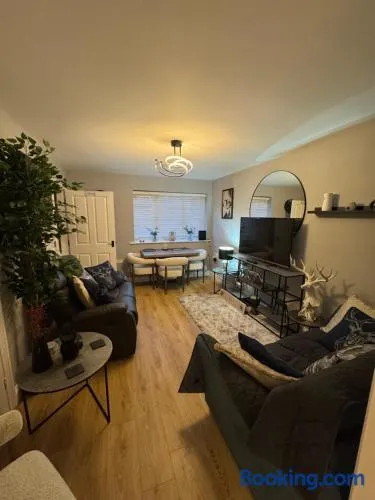 Willow Cottage - Sleeps 6 Seasonal decor! - Image 1
