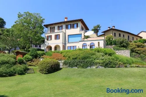 Villa Rubino Apartment con giardino e jacuzzi vista lago - Image 1